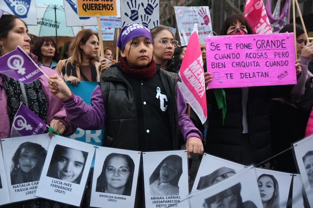 Una multitudinaria marcha por las calles de Mendoza recordó a las víctimas de femicidio y reclamó Justicia a 11 años del inicio del colectivo Ni Una Menos
