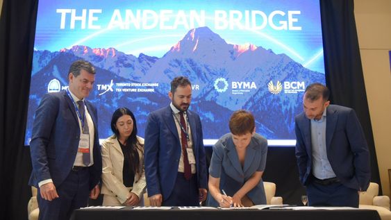 &nbsp;El convenio fue suscripto por la Ministra de Energía y Ambiente dela Provincia de Mendoza, Jimena Latorre; el Presidente de la BCM,Luis Romano; el Director para Sudamérica de la Bolsa de Comercio deToronto, Guillaume Légaré; y la Líder de Gobierno Corporativo ySustentabilidad de BYMA, Julieta Artal Conte.