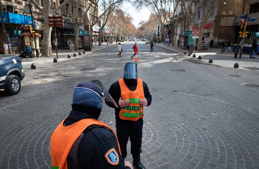 Centro de la ciudad de Mendoza en plena cuarentena por Covid-19. Foto: Foto: Ignacio Blanco / Los Andes