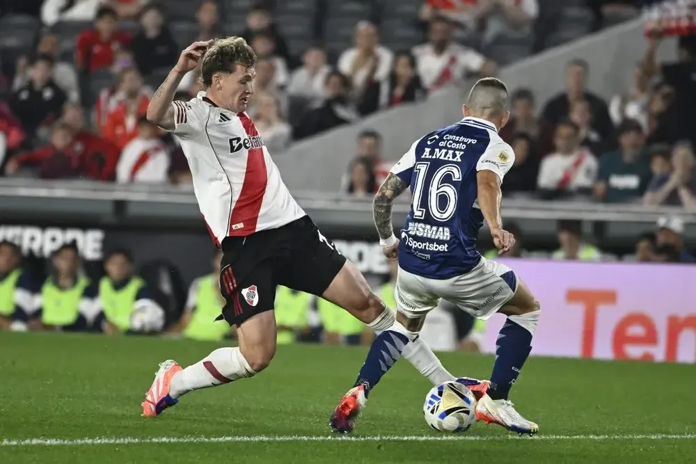 En el Monumental, el delantero se lesionó en los primeros minutos del duelo frente a Gimnasia de La Plata. Partido en el que se impuso el Lobo. 