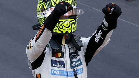 El piloto de McLaren, Lando Norris de Gran Bretaña,&nbsp;celebra tras ganar el Gran Premio de Mónaco de la Fórmula 1. Foto: EFE/EPA/YOAN VALAT