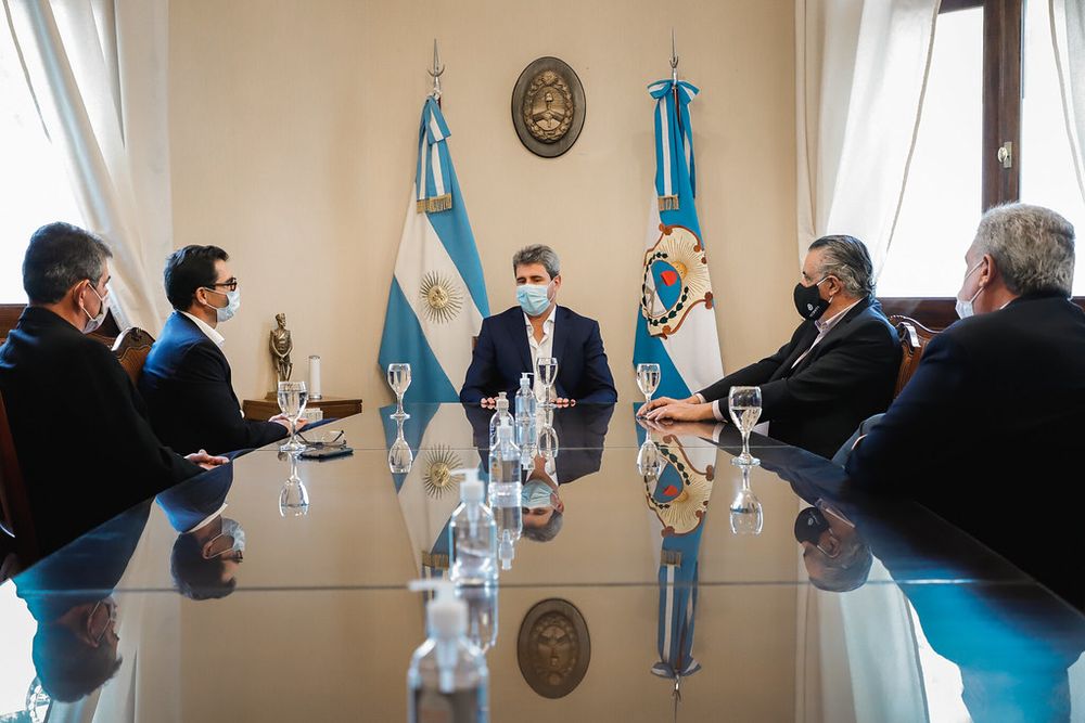 Juan Jose Retamero, Sergio Uñac, Eduardo Sancho, Guillermo Garcia y Juan Rodriguez cuando presentaron la sociedad Evisa en San Juan