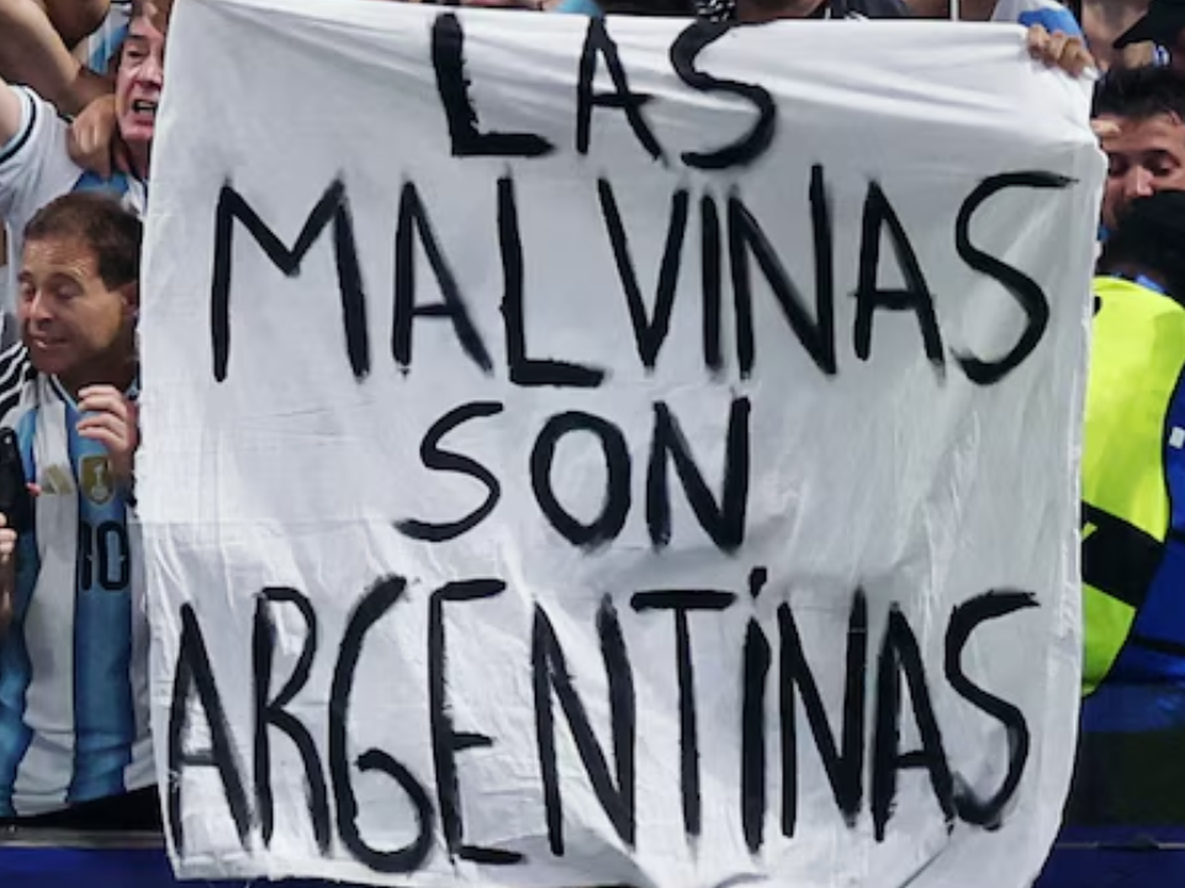 La mítica bandera de las Malvinas que fue protagonista del Mundial 2026.