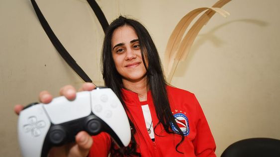 Belén Giunta, jugadora profesional de PlayStation y representará a Mendoza en los Juegos Sudamericanos. Foto José Gutierrez / Los Andes