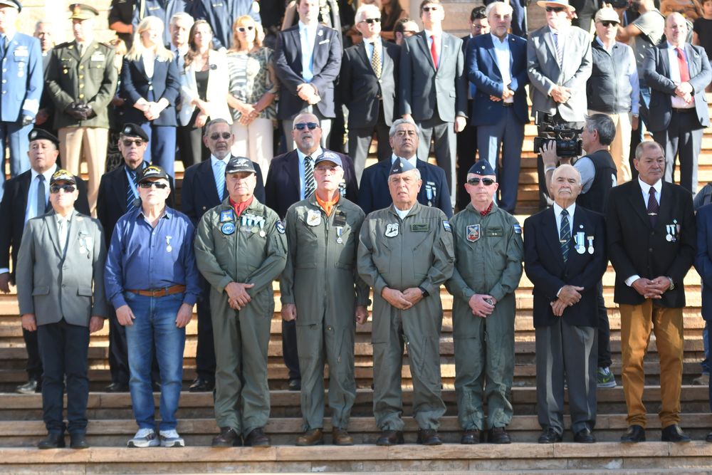 Emocionante y espectacular homenaje a los combatientes de Malvinas en Mendoza. Foto: Ramiro Gómez / Los Andes