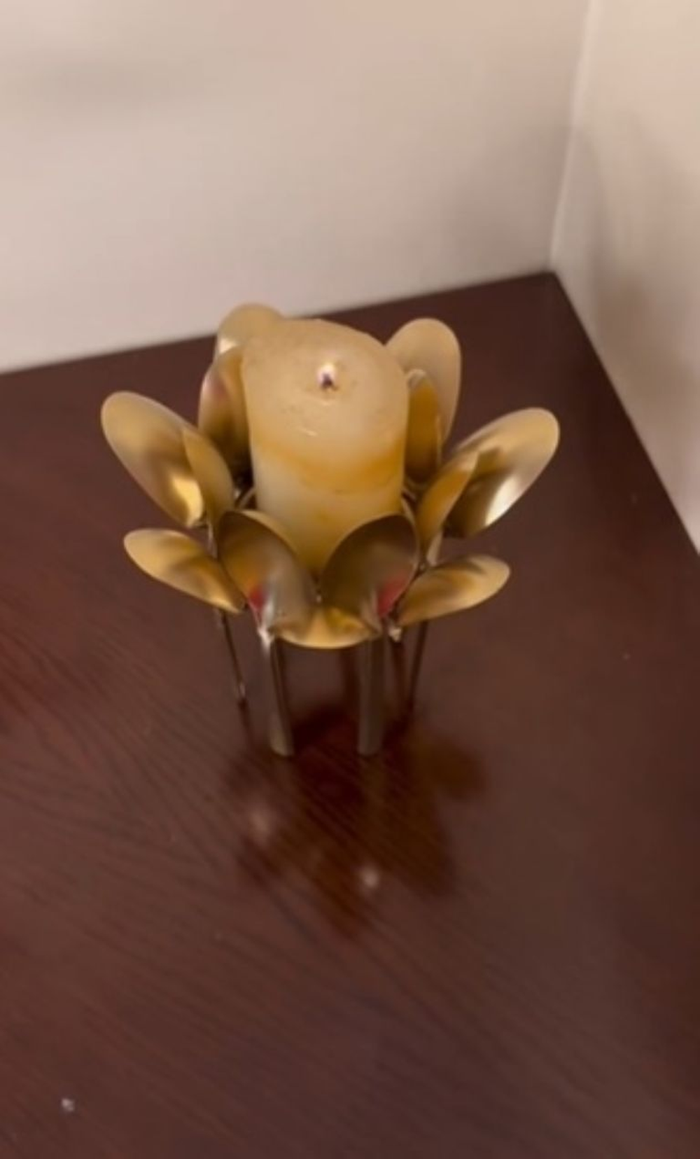 Este adorno es una gran opción para iluminar cada rincón de tu casa. Este adorno es una gran opción para iluminar cada rincón de tu casa.