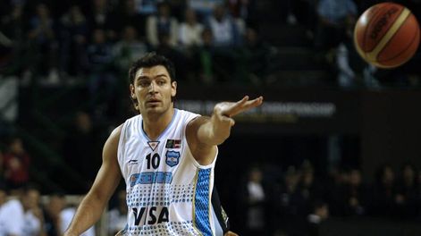 El experimentado Carlos Delfino vuelve a jugar en la máxima categoría del básquetbol de Italia. / LOS ANDES