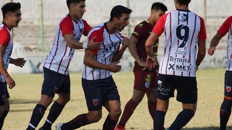 Los Andes | Te están buscando, Matador. Agustín Sanfilippo grita uno de sus tres tantos de la goleada 4-0 de Talleres ante Godoy Cruz. / Gentileza Prensa Andes Talleres Sport Club.