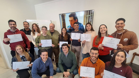 Unos 20 jóvenes terminaron su formación en vitivinicultura y cooperativimos, organizada por Acovi y la UCA