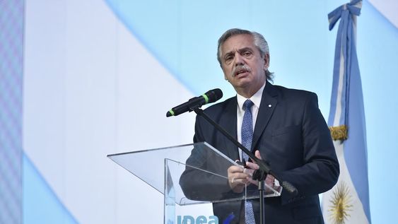 Fernández solicitó esta medida cautelar alegando que la divulgación de dichas imágenes afectaba su privacidad y la de su familia.