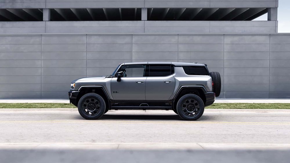 GMC Hummer EV.