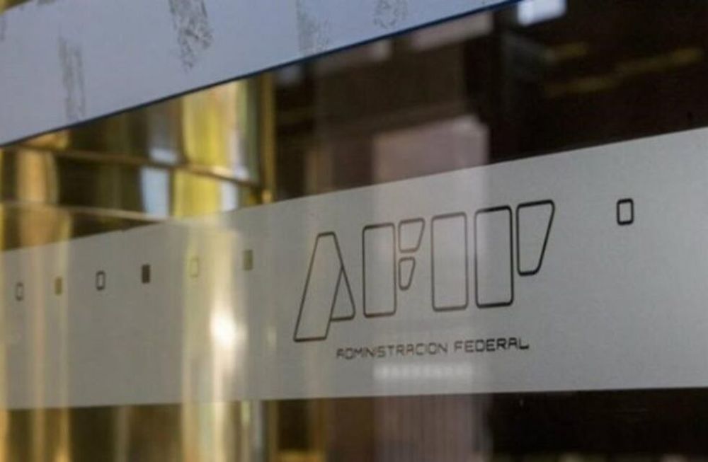 El proyecto de ley para que los trabajadores en relación de dependencia que cobren salarios brutos de hasta 150.000 mil pesos no paguen el impuesto a las Ganancias durante 2021será modificado para incluir aún más beneficios.