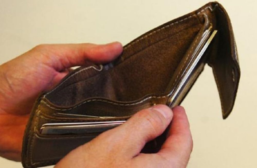 Limpió su billetera y se ganó un millón de dólares de manera inesperada