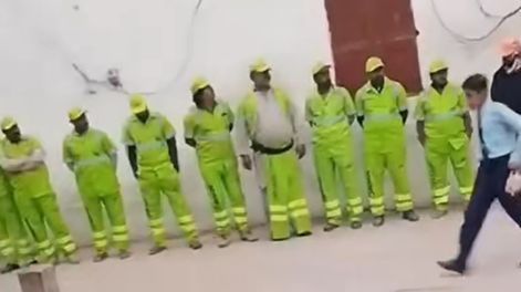 No le entraba el uniforme, pero su solución fue tan buena que rompió las redes