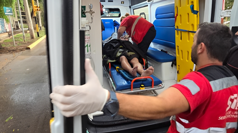 Un vigilador privado salvó a un hombre de morir ahogado en un canal durante la tormenta en Mendoza