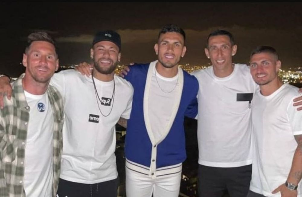 Messi junto a la estrellas del PSG: Neymar, Paredes, Di María y Verrati. La juntada de amigos fue horas antes de la noticia culé.