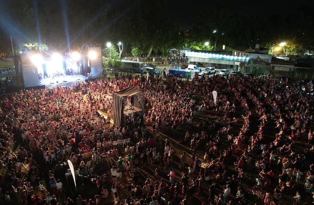 En Maipú más de 5 mil personas colmaron el Parque Canota junto a los Reyes Magos. Foto: Prensa Maipú