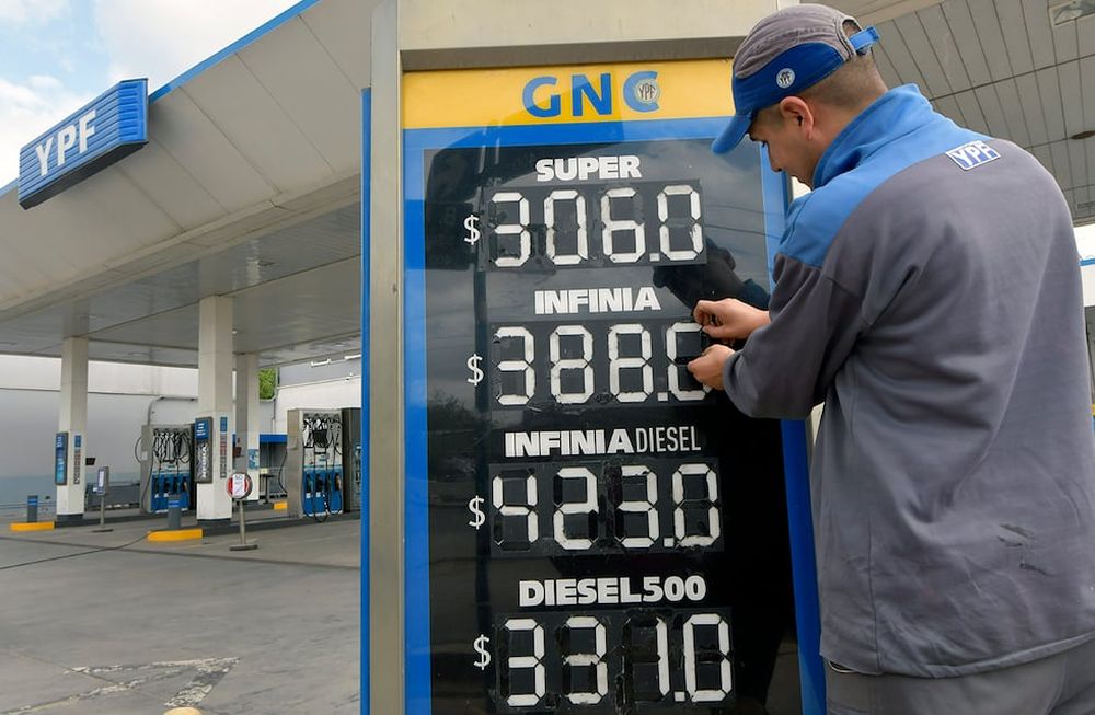 Noviembre empezó con incrementos cercanos al 10%, pero los estacioneros negaron un incremento para el día 20 de este mes. /Foto: Orlando Pelichotti