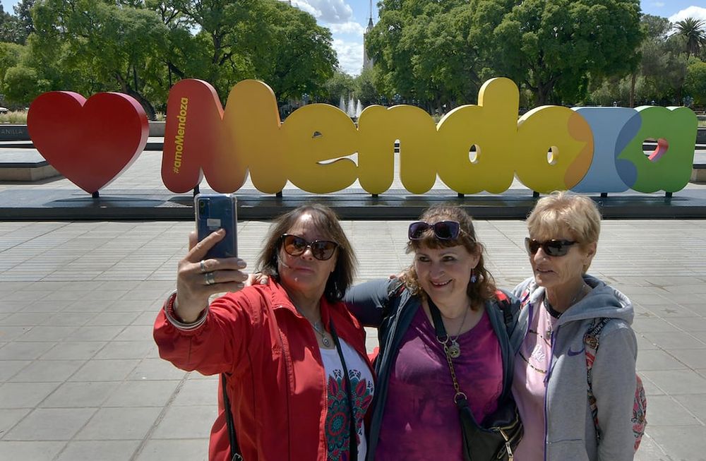 Mendoza fue un destino turístico muy elegido en fines de semana largos, pero todavía hay bajas reservas para enero.  Foto : Orlando Pelichotti