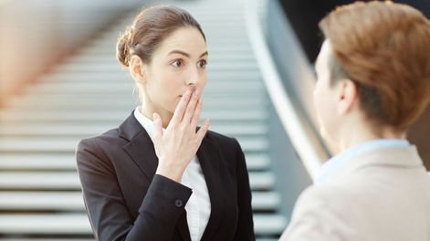 En algunas conversaciones, el nombre de las otras personas se pierde en el camino.