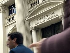 Con superávit fiscal y las exportaciones en alza, prevén una menor volatilidad en año electoral.
