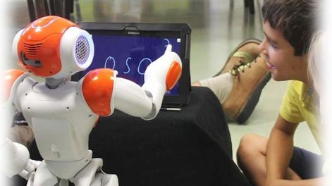 Inteligencia Artificial ¿Puede un robot reemplazar a un profesor? - Por Débora Schapira