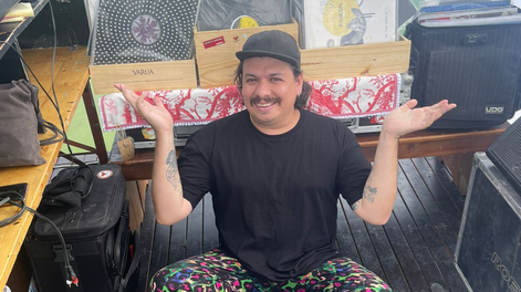 Lo viejo funciona: la impactante colección de vinilos de un DJ mendocino, los tesoros y sus curiosidades. | Foto: Gentileza