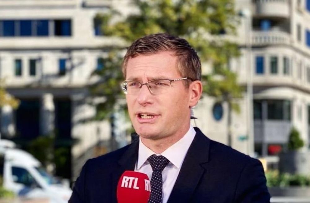 Philip Crowther, el periodista que explica la crisis ucraniana en 6 idiomas.