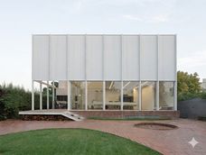 La arquitectura aquí no se impone como un volumen estático, sino que se define por la forma de habitar de quienes allí se encuentran. La arquitectura aquí no se impone como un volumen estático, sino que se define por la forma de habitar de quienes allí se encuentran.