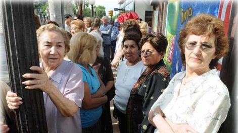 Jubilados, castigados por el Gobierno y por la inflación
