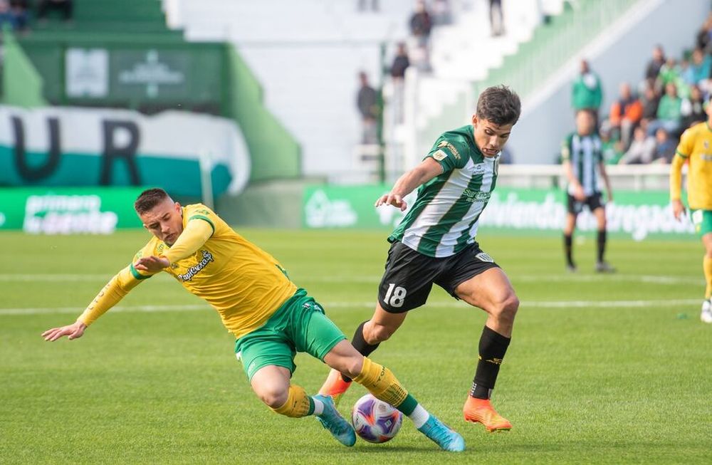El Halcón volvió a sumar de a tres ganándole 2-1 al Taladron en el Florencio Sola. (Prensa Liga Profesional)
