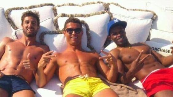 Los videos de las vacaciones de Cristiano Ronaldo y sus amigos en un yate recorren el planeta