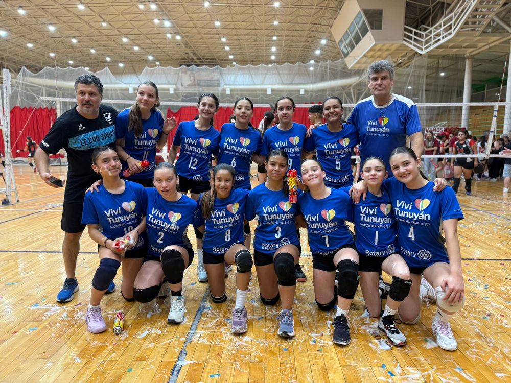 Vóley. Un año estupendo han tenido las integrantes del Sub 12 tunuyanino, porque fueron subcampeonas en el Apertura y campeonas en el Clausura.