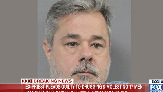 En su vivienda, el abusador guardaba fotos y videos de las víctimas, entre ellos, imágenes de documentos con información personal. Foto: Medio Fox 8, Local First.