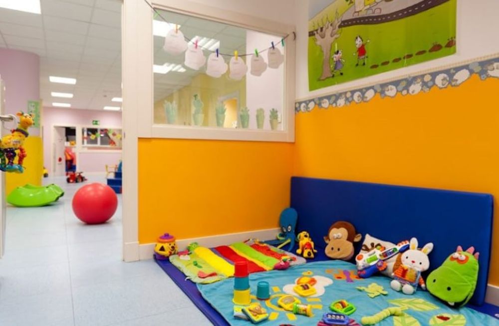 Los establecimientos con más de 100 personas empleadas, deberán ofrecer espacios de cuidado para las niñas y niños desde 45 días a 3 años de edad. (Imagen ilustrativa)