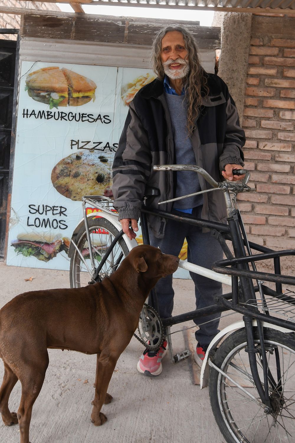 Martín vendedor ambulante conocido como Jesús del Parque Tincho o Maní.