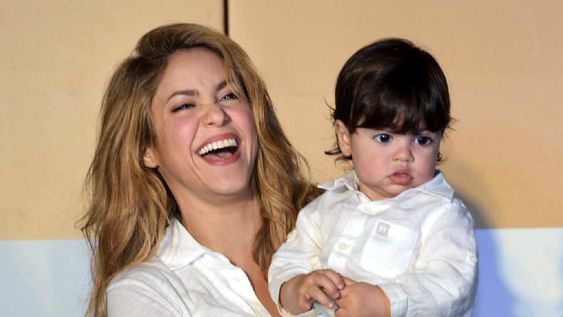 Para Shakira existe el verdadero Mickey Mouse