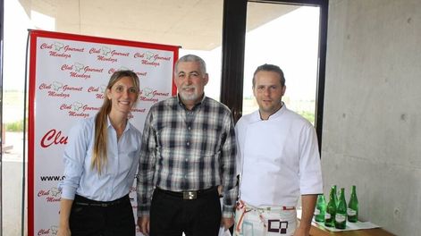 Hombres, vinos y sabores gourmet