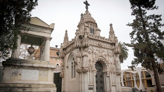 Aunque hay gente que pone en duda su “utilidad” frente a otras ciencias, la historia como saber sigue concitando interés y desatando pasiones.