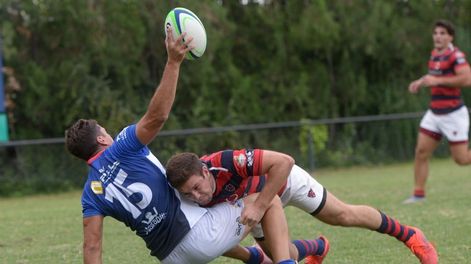 Los Tordos comenzó con el pie derecho y venció a Teqüé en el inicio del Top 8. / URC