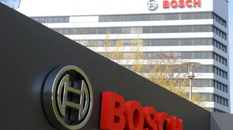 Logotipo de la compañía alemana Bosch en la fachada principal de su sede en Gerlingen (Alemania). EPA/Bernd Weißbrod/ Archivo