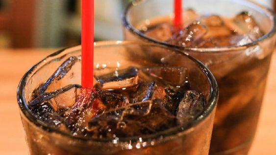 El hombre sufrió problemas en los intestinos que le provocaron fallas en la vena porta y finalmente repercutieron en su hígado provocándole la muerte.