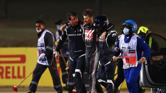 El Doctor Ian Roberts y Alan van der Merwe, piloto del coche médico de la Fórmula 1, hicieron referencia del momento en el que rescataron a Romain Grosjean de las llamas.