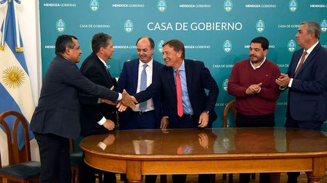 Los Andes | Gobierno Provincial firmó el acuerdo por Potasio Rio Colorado inversores para reactivar la mina Potasio Río Colorado, ubicada en Malargüe.Foto: Orlando Pelichotti