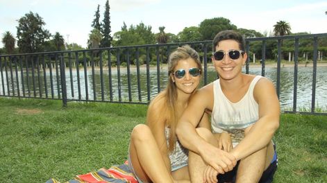 Tarde de pileta con amigos y en familia