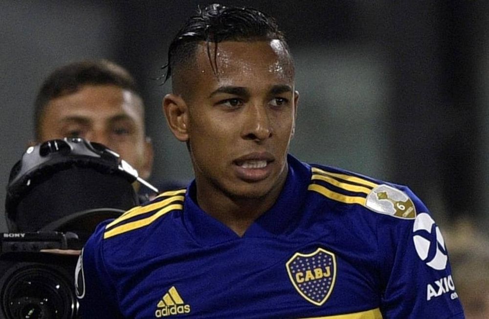 El futbolista que viene de ser una de las figuras del superclásico quedó complicado en la causa por violencia de género. Foto: Gentileza