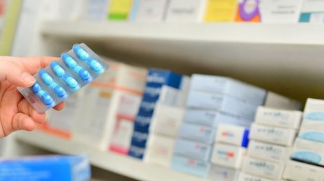 El Gobierno pidió de urgencia a los laboratorios una rebaja masiva en medicamentos