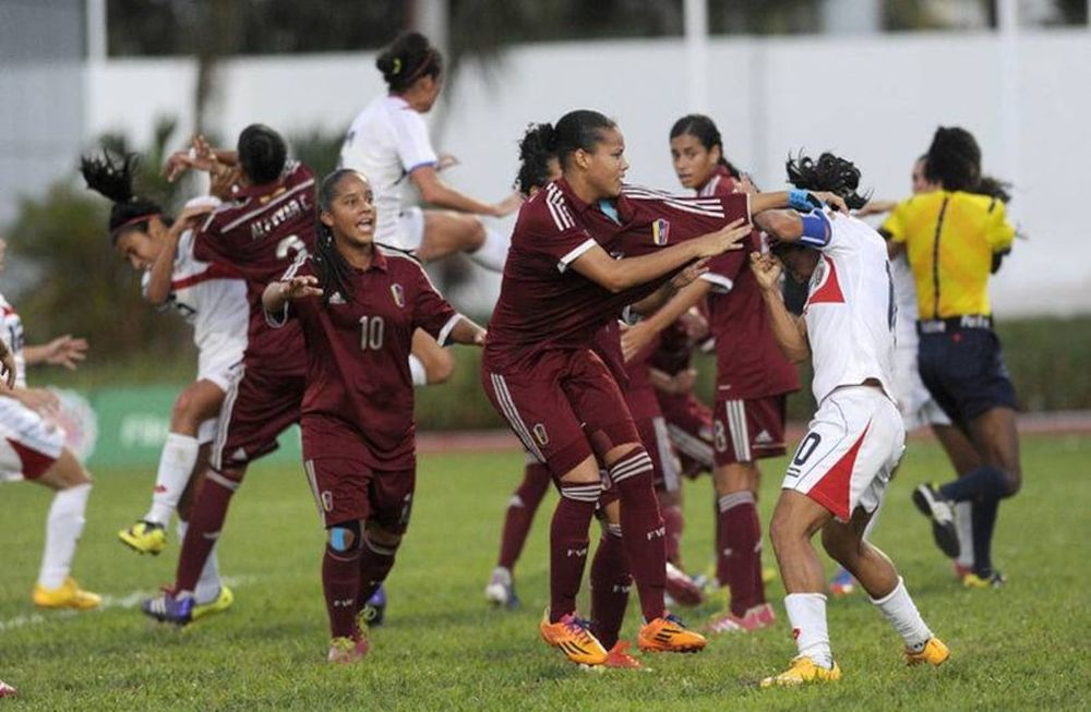Agresiones en el fútbol femenino con patadas, trompadas e insultos