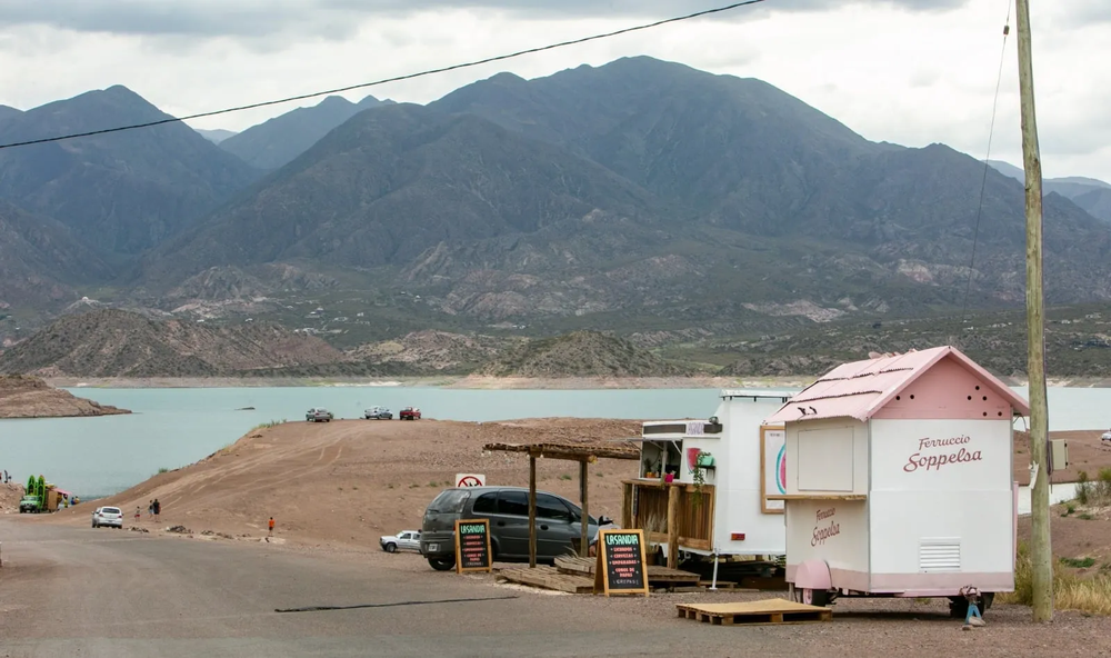 Parador N° 1 de la Costa Sur del Dique Potrerillos