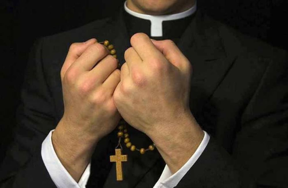 Habló la víctima de un cura pederasta: Se robó mi infancia